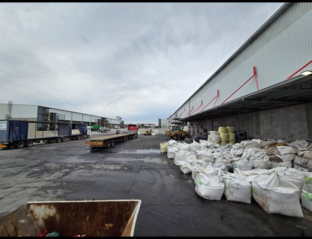 7,572M² WAREHOUSE TO LET IN BELLVILLE SOUTH INDUSTRIA